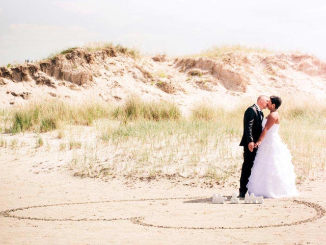 Hochzeitsfotografie am Strand von St. Peter-Ording, Nordsee. Foto: Stephan Benz